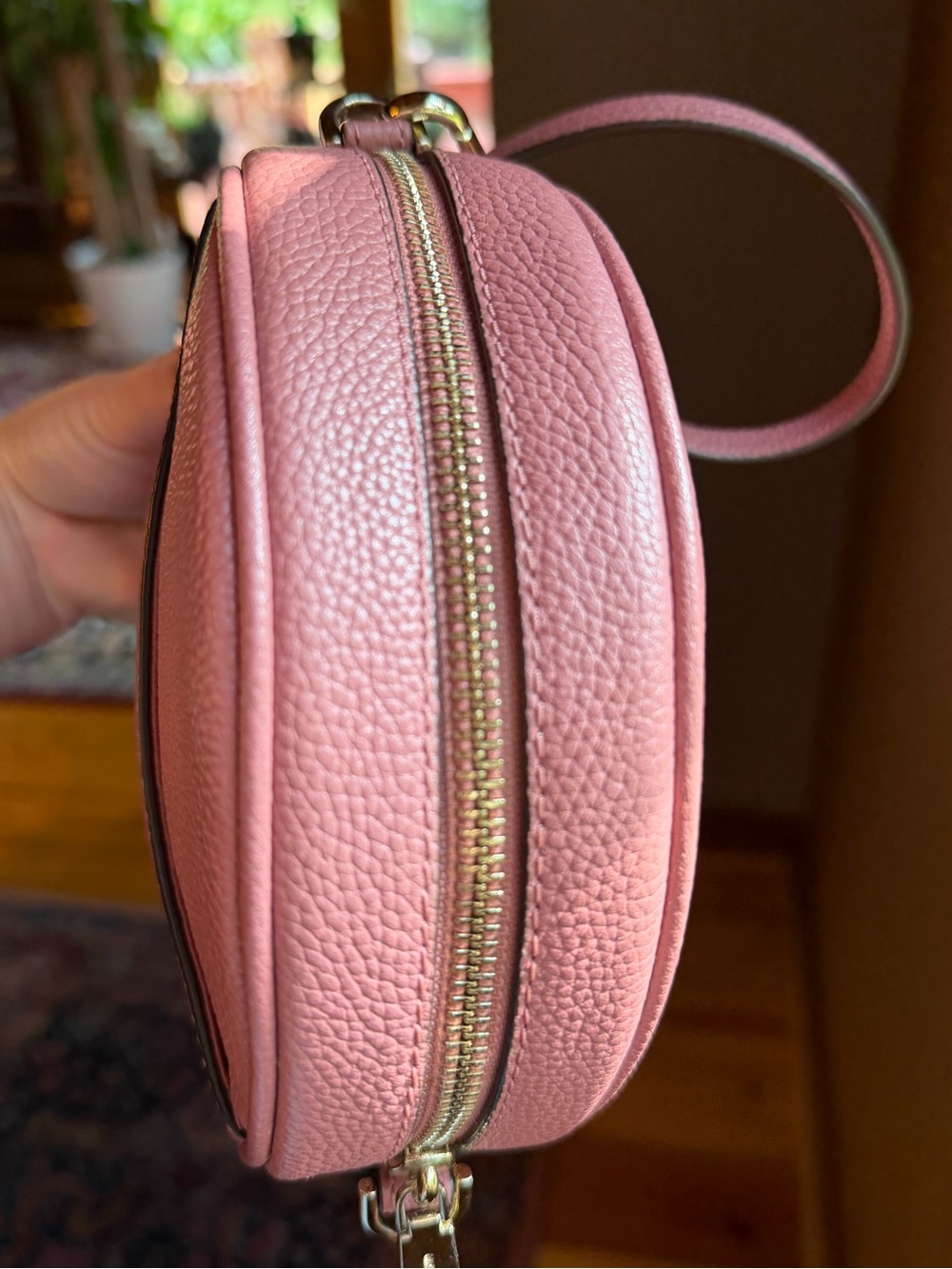 Michael Kors Pink Pebbled Leather Round Canteen Crossbody Bag- Like New! - Picture 6 of 12